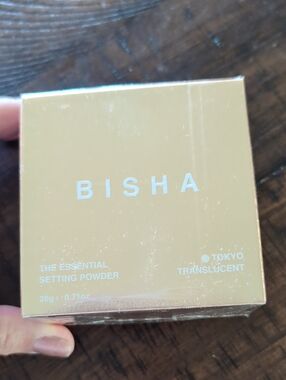Bisha Tokyo Translucent The Essential Setting Powder. Brand New Not Opened